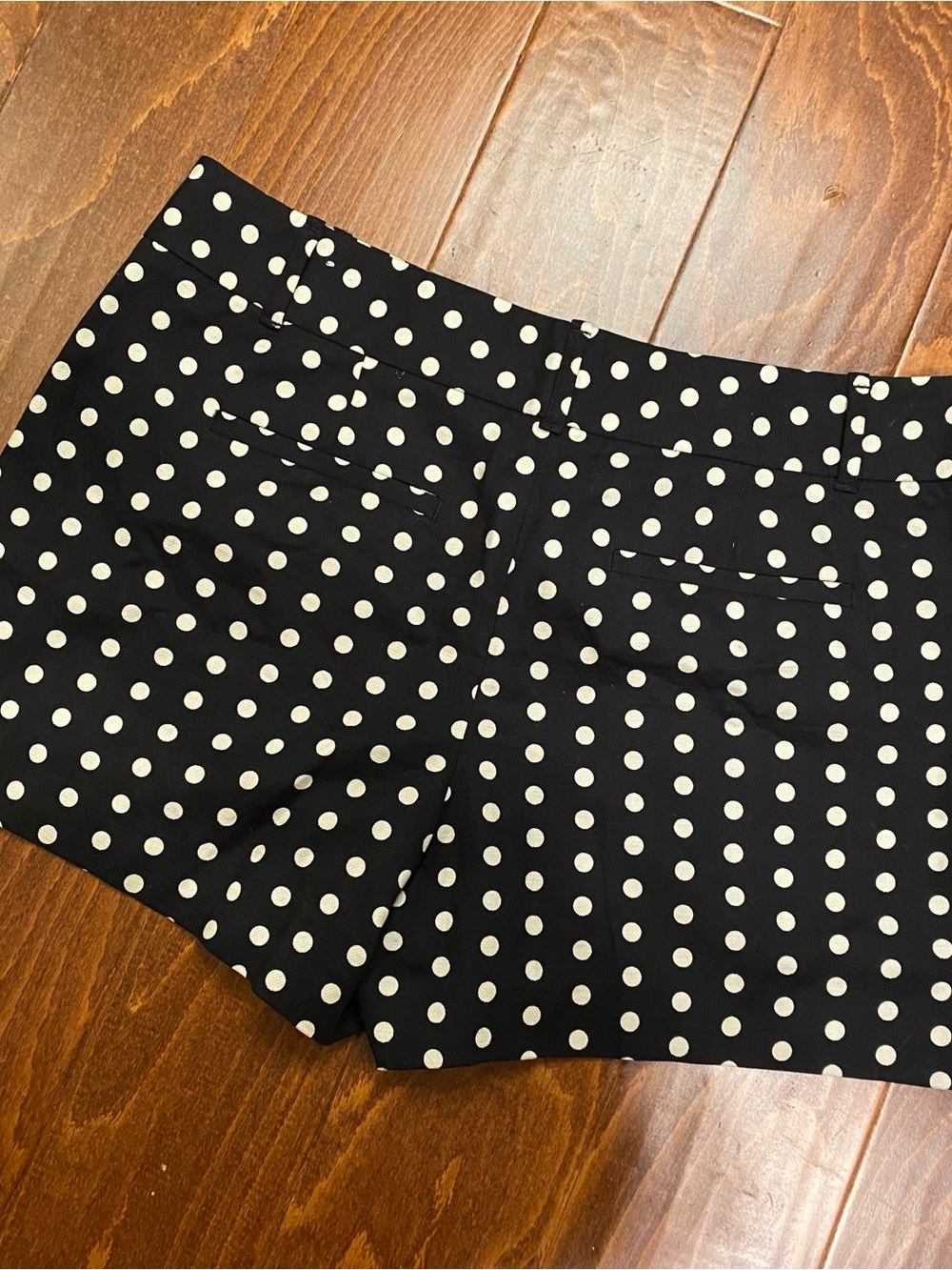 NWT LOFT Black White Polka Dot Tailored Shorts Size 12 High Rise - Picture 3 of 9